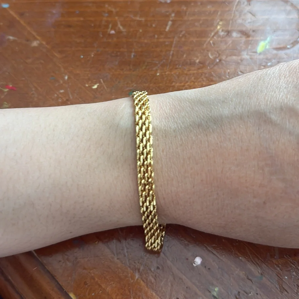 Elegant 18K Gold Chain Bracelet 
Stainless Steel Bracelet - Picture 7 of 14